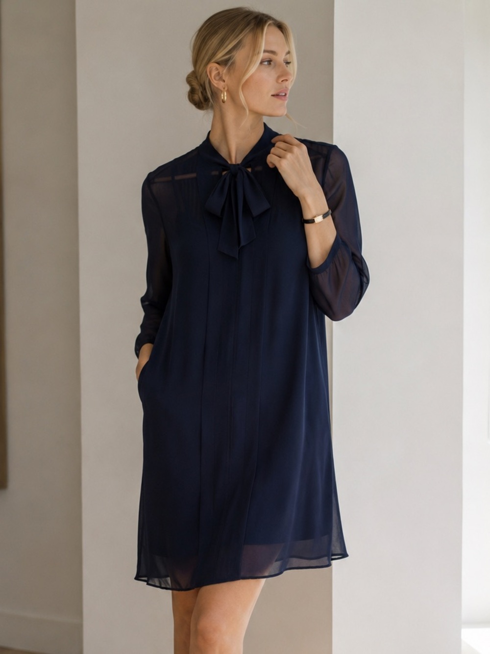 Club Monaco 100% Silk Navy Tie Neck Sheer Tunic Blouse Dress Size 6